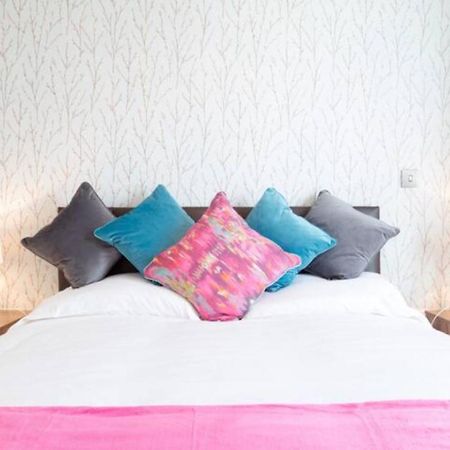 Contemporary & Homely Penthouse, 2 Mins Walk From Cambridge Station, Lift Access, Secured Gated On-Site Parking, Self Check-In, Super Fast Wifi, Terrace & Sleeps 6 エクステリア 写真