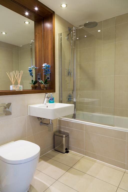 Contemporary & Homely Penthouse, 2 Mins Walk From Cambridge Station, Lift Access, Secured Gated On-Site Parking, Self Check-In, Super Fast Wifi, Terrace & Sleeps 6 エクステリア 写真