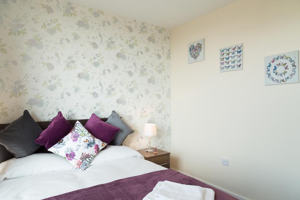 Contemporary & Homely Penthouse, 2 Mins Walk From Cambridge Station, Lift Access, Secured Gated On-Site Parking, Self Check-In, Super Fast Wifi, Terrace & Sleeps 6 エクステリア 写真
