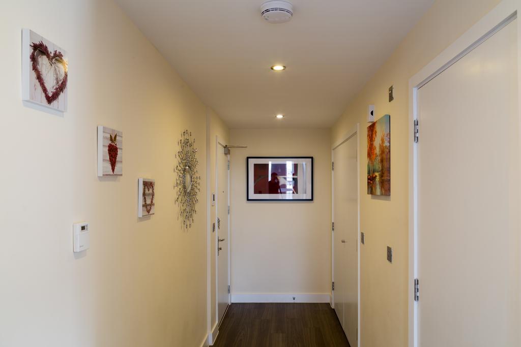 Contemporary & Homely Penthouse, 2 Mins Walk From Cambridge Station, Lift Access, Secured Gated On-Site Parking, Self Check-In, Super Fast Wifi, Terrace & Sleeps 6 エクステリア 写真
