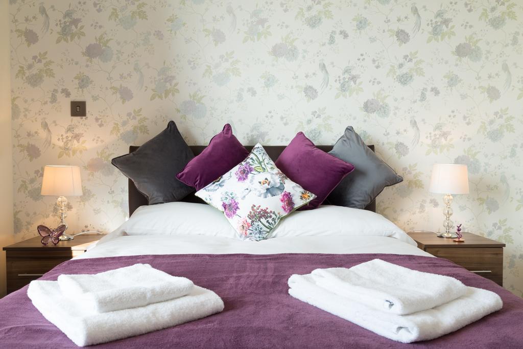 Contemporary & Homely Penthouse, 2 Mins Walk From Cambridge Station, Lift Access, Secured Gated On-Site Parking, Self Check-In, Super Fast Wifi, Terrace & Sleeps 6 エクステリア 写真
