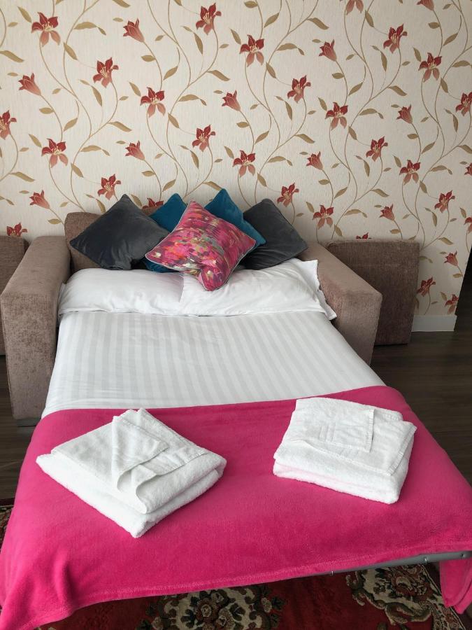 Contemporary & Homely Penthouse, 2 Mins Walk From Cambridge Station, Lift Access, Secured Gated On-Site Parking, Self Check-In, Super Fast Wifi, Terrace & Sleeps 6 エクステリア 写真